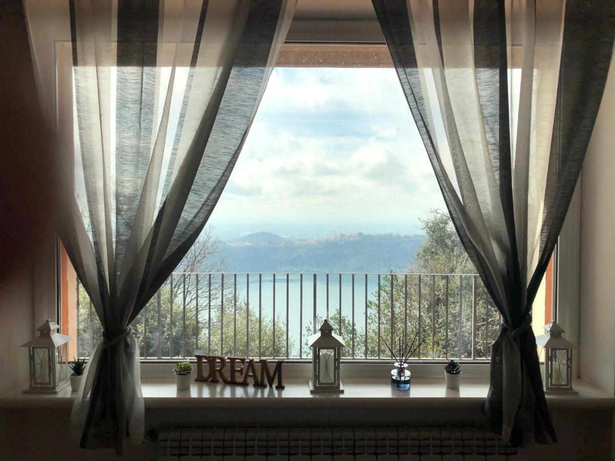 Isola Sul Lago Nemi Luaran gambar