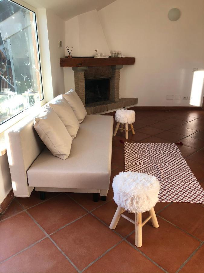 Isola Sul Lago Nemi Luaran gambar
